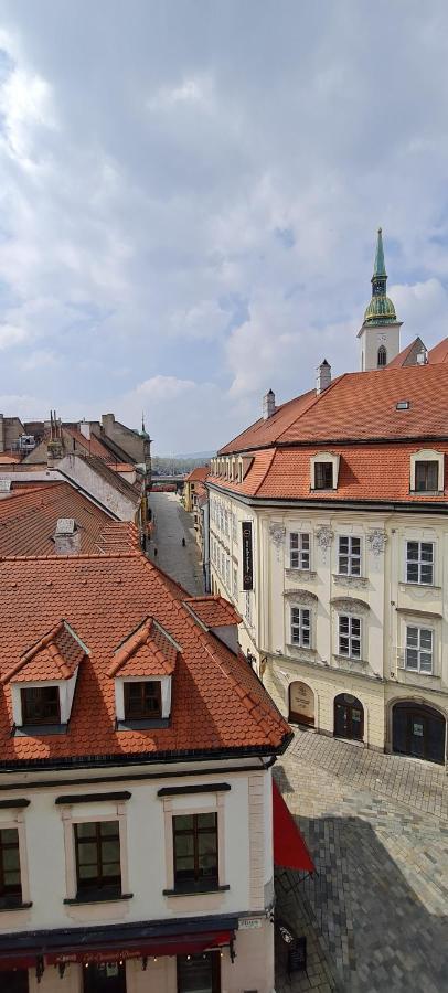 Extralarge Queen Room In The Heart Of Bratislava With Terrace Buitenkant foto
