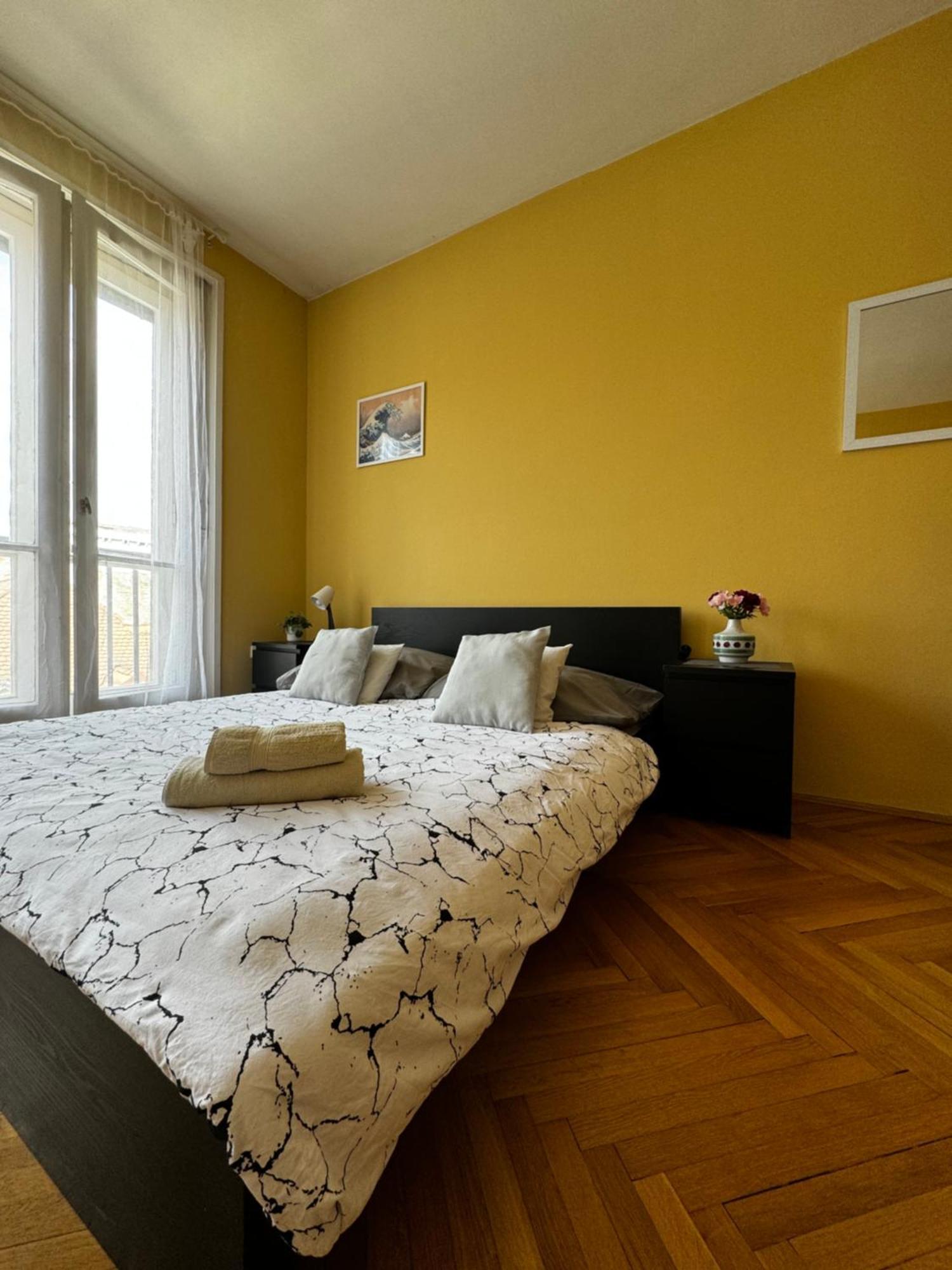 Extralarge Queen Room In The Heart Of Bratislava With Terrace Buitenkant foto