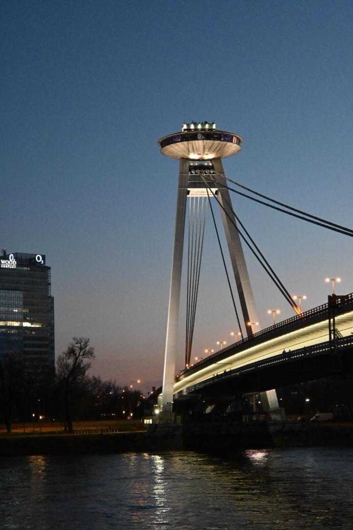 Extralarge Queen Room In The Heart Of Bratislava With Terrace Buitenkant foto