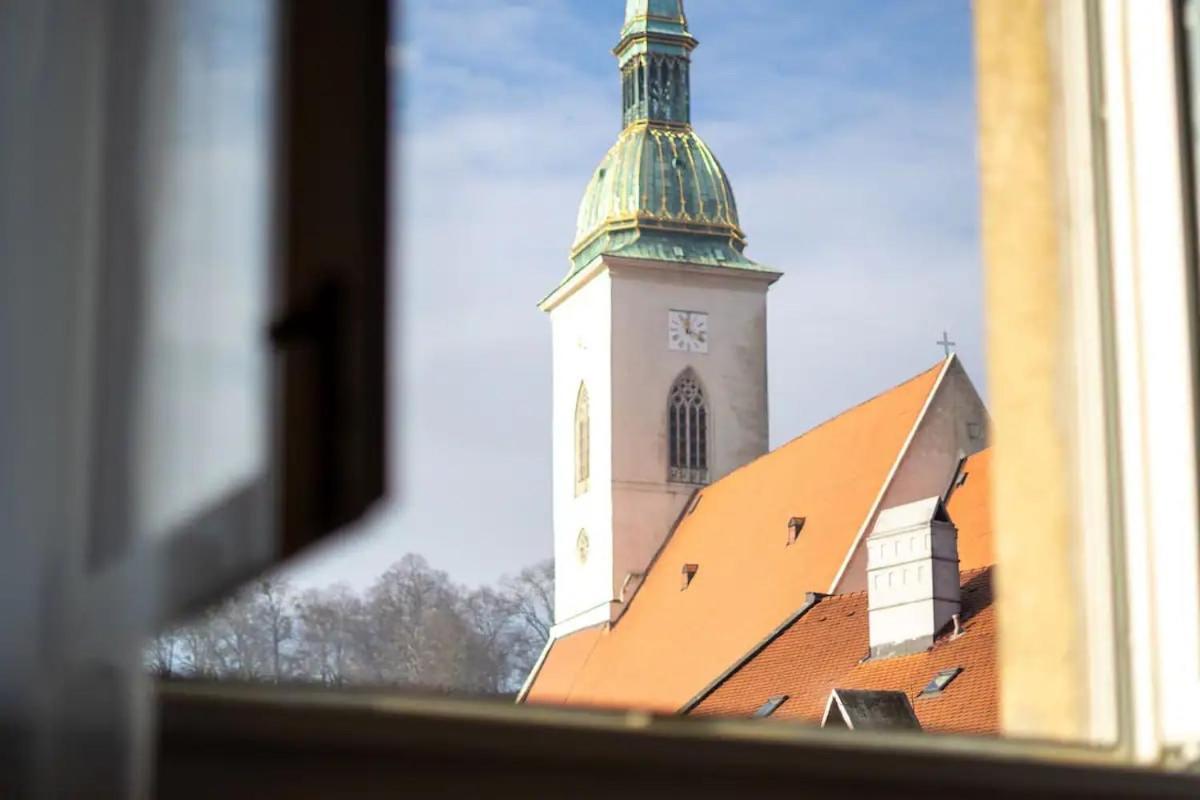 Extralarge Queen Room In The Heart Of Bratislava With Terrace Buitenkant foto
